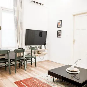 Stylish And Spacious ! Location Kazincy Netflix Appartement